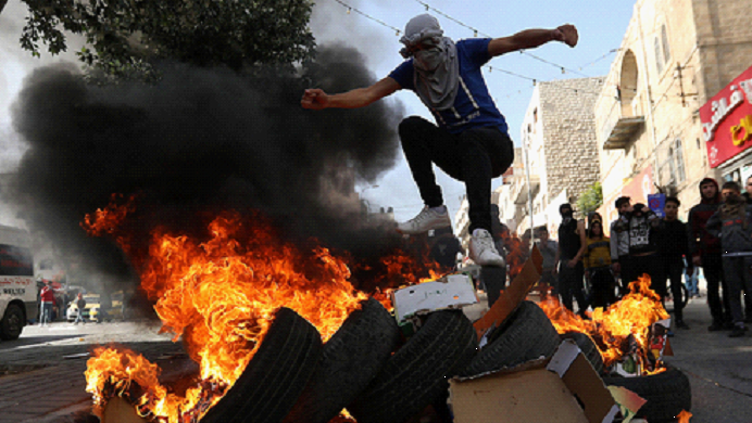 巴勒斯坦民众在希伯伦抗议蓬佩奥的到访。网络 图