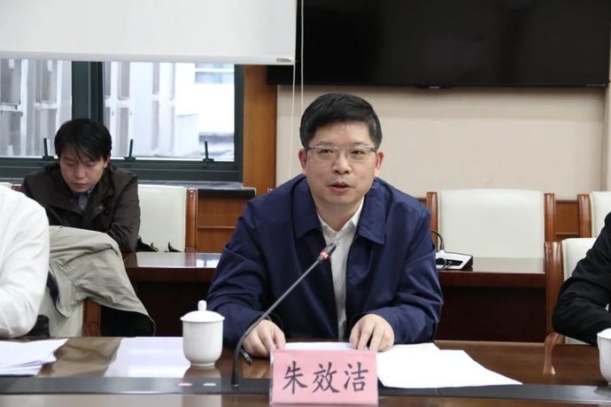 陈冬发镇长就出庭应诉谈了自己的体会;金海民局长通报了2020年闵行区