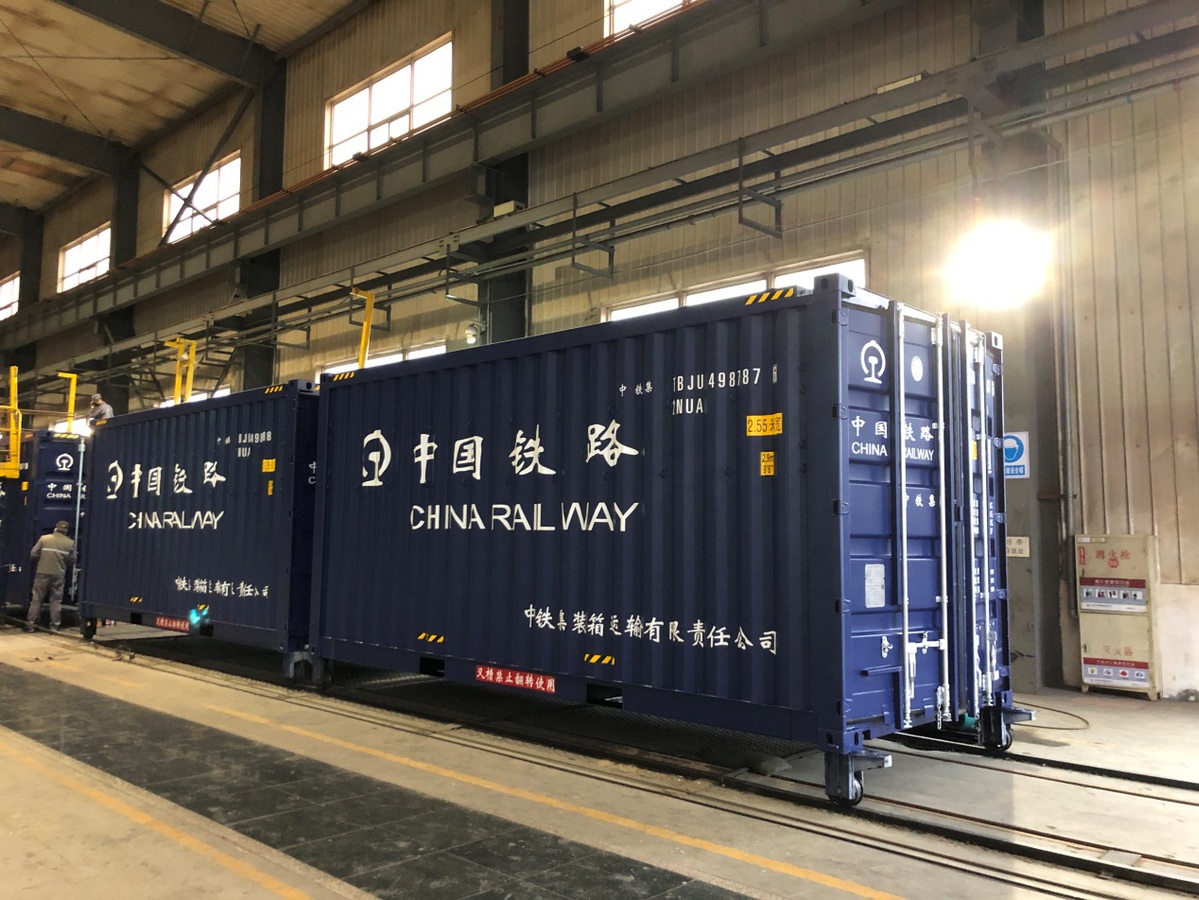 中车齐车集团集装箱业务开辟铁路敞顶箱新市场创造生产线改造准备周期
