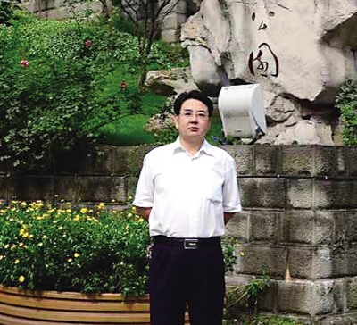 上游夜雨丨从"福打滚"到"招福哥" - 徐文峰