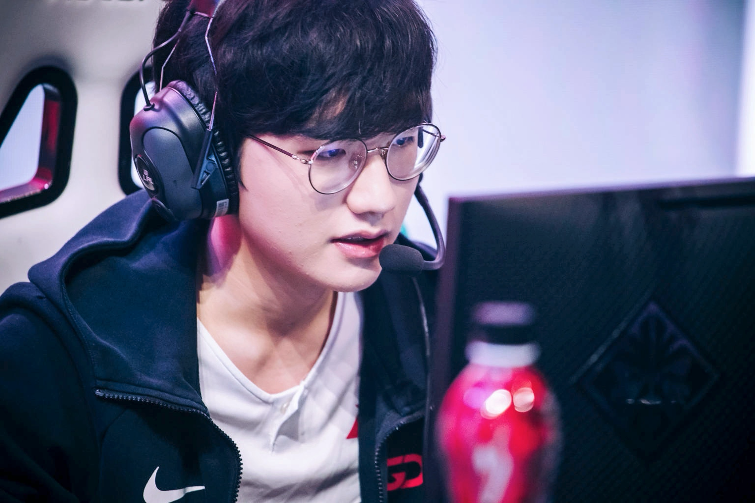 peanut被强行解约,以选手角度来讲,很不厚道!但lgd也是无奈