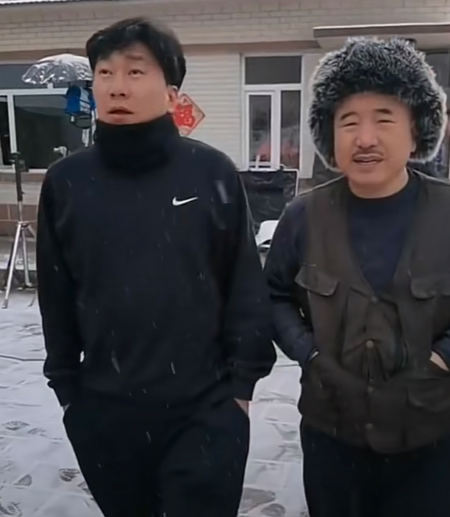 《乡村爱情14》热拍,谢广坤一家全家福曝光,子孙满堂惹人羡