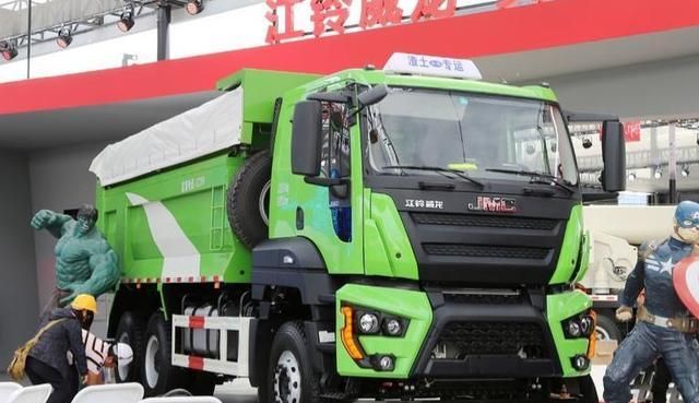 江铃威龙被江铃重汽打造成重卡自卸车中的领头羊,因为其无可比拟的
