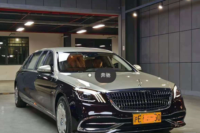 上海服装老板花1260万买辆黄牌奔驰迈巴赫s级b6防弹级别