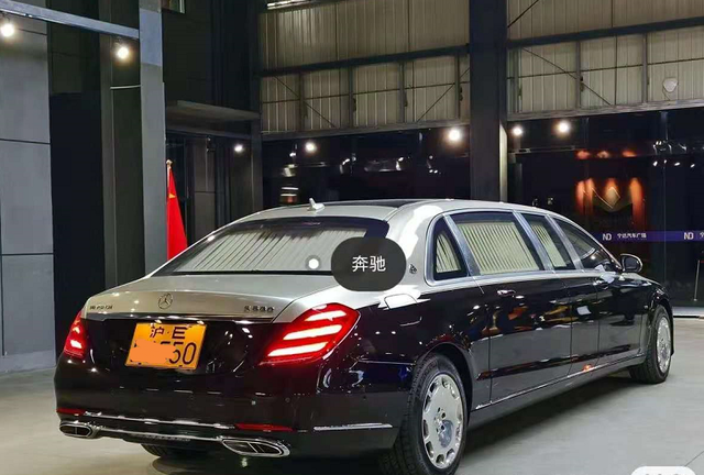 上海服装老板花1260万买辆黄牌奔驰迈巴赫s级b6防弹级别
