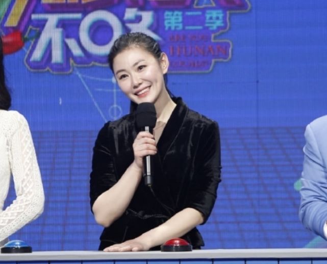 之后的赵子靓在2015年的时候跟老公谭伊哲在北京结婚了,结婚之后不久