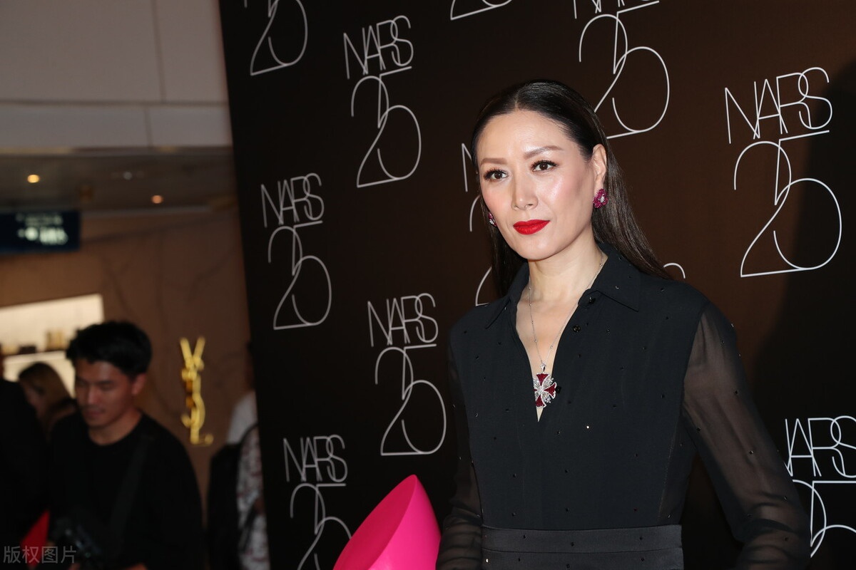 任达华老婆琦琦风韵女人味十足