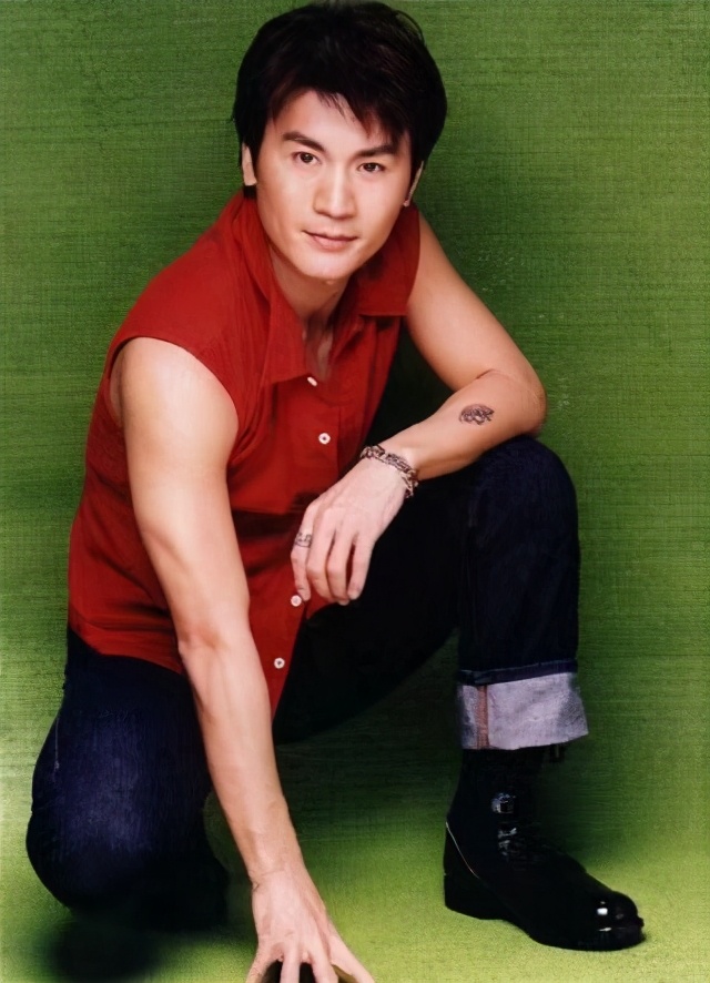 黄文豪一个有实力的男人,勇敢做自己让更多的人看到艺术的魅力