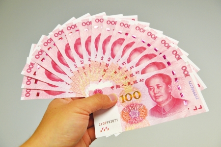 属鸡的人在2021年里,他们如果追求事业的发展,那么有希望实现三级跳