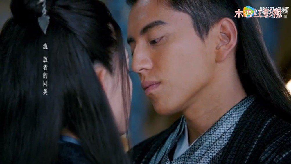 李沁与王大陆互系腰带,气氛太暧昧!