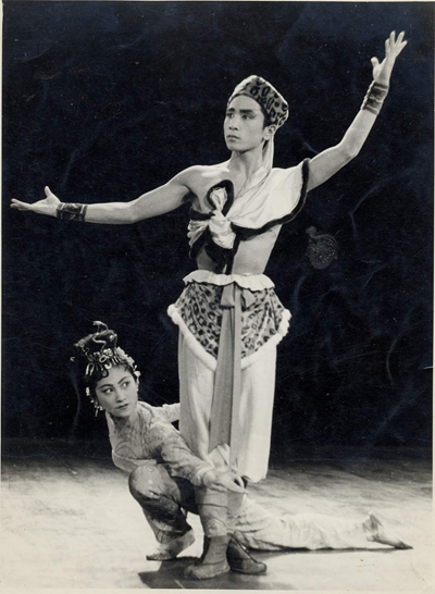 舞蹈女神换了一个舞台|红楼梦|陈爱莲|陈爱莲的艺术与生活_新浪科技