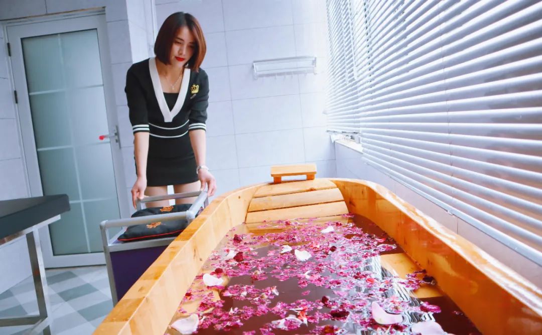 打造全新养生理念将木桶浴 藏药 扬州搓背 矿物盐理疗结合从深圳引进