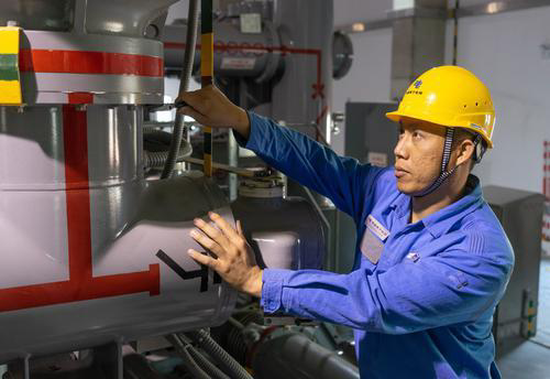 2020年全国劳动模范:"锱铢必较"的电网工匠