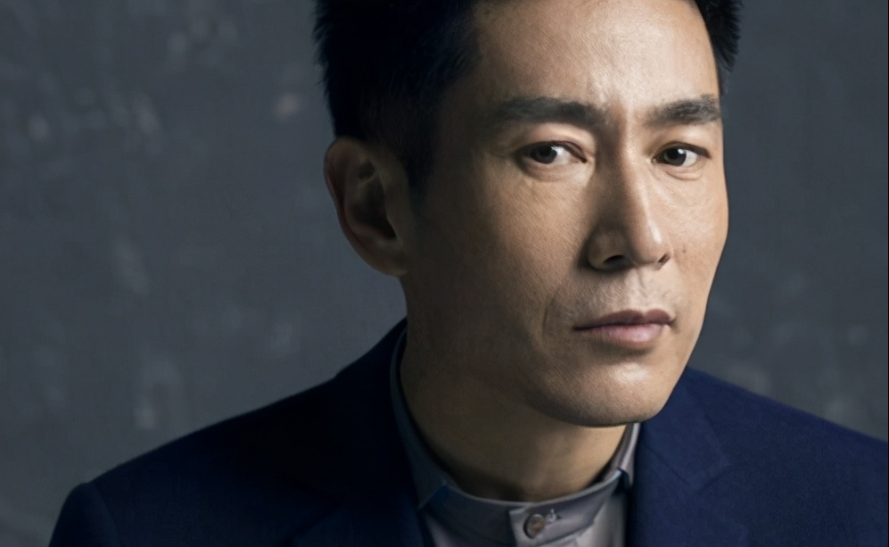 也在一部都市现代生活电视剧上成泰燊的演技还不错的,演一位出租车