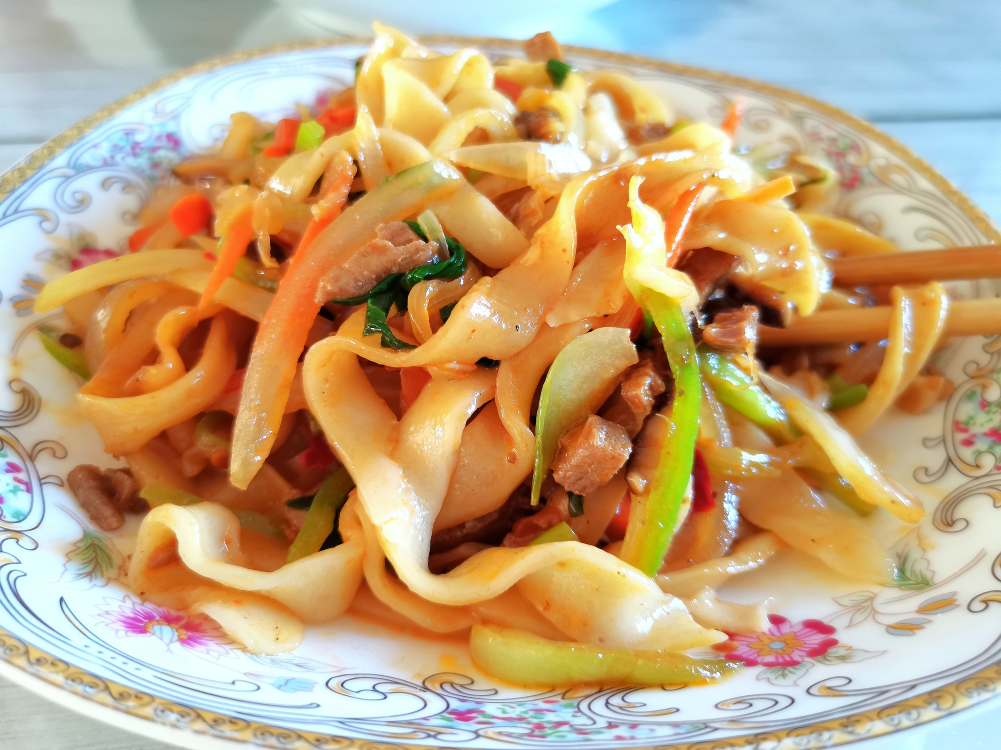 家常炒拉面做味道太香了吃一次还想吃喜欢吃面条不要错过