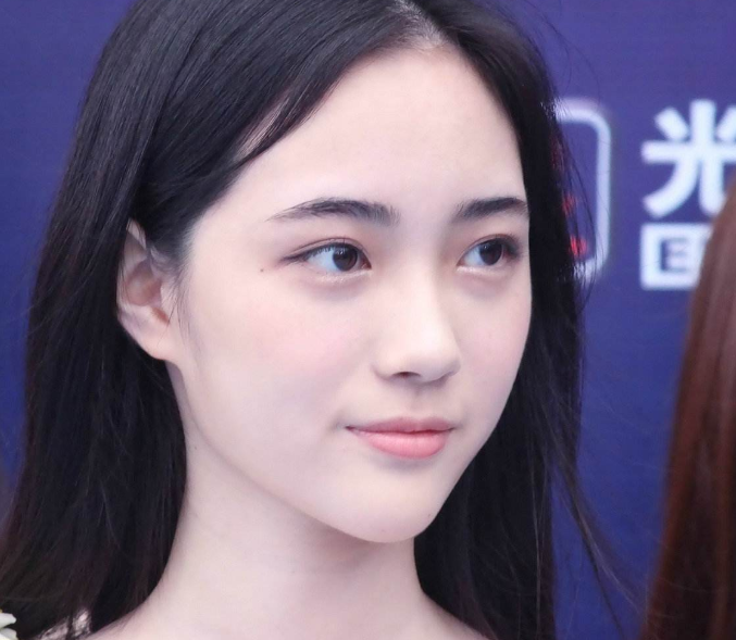 赵嘉敏和丝芭硬刚如果不是四年空窗期现在发展要比鞠婧祎好