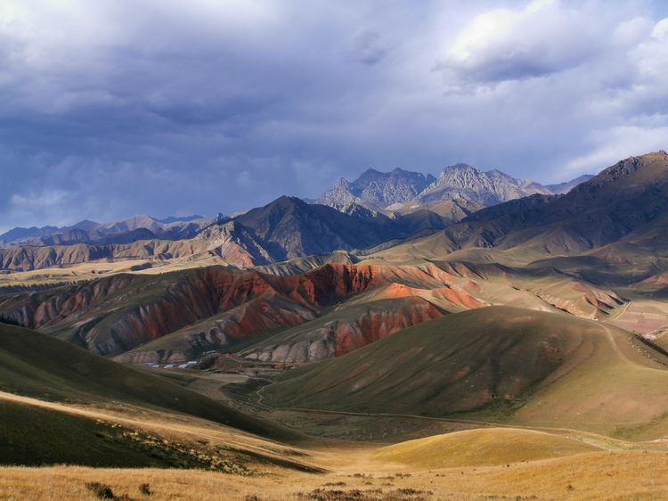 中国西北地区最美的景色,自驾爱好者的天堂,一步一景