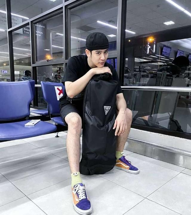 泰星porshe:不知道会空窗多久,我现在是单身,alone|泰星|单身|七台