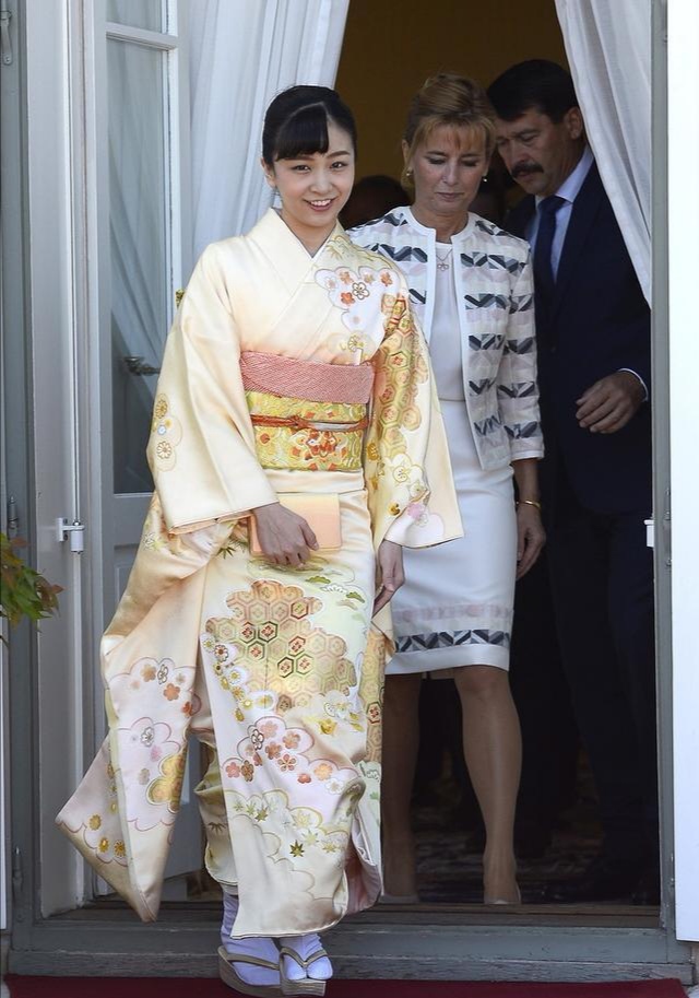 日本王室公主秋筱宫佳子:优雅又亮眼,宅男心中的高颜值皇家女神|皇室