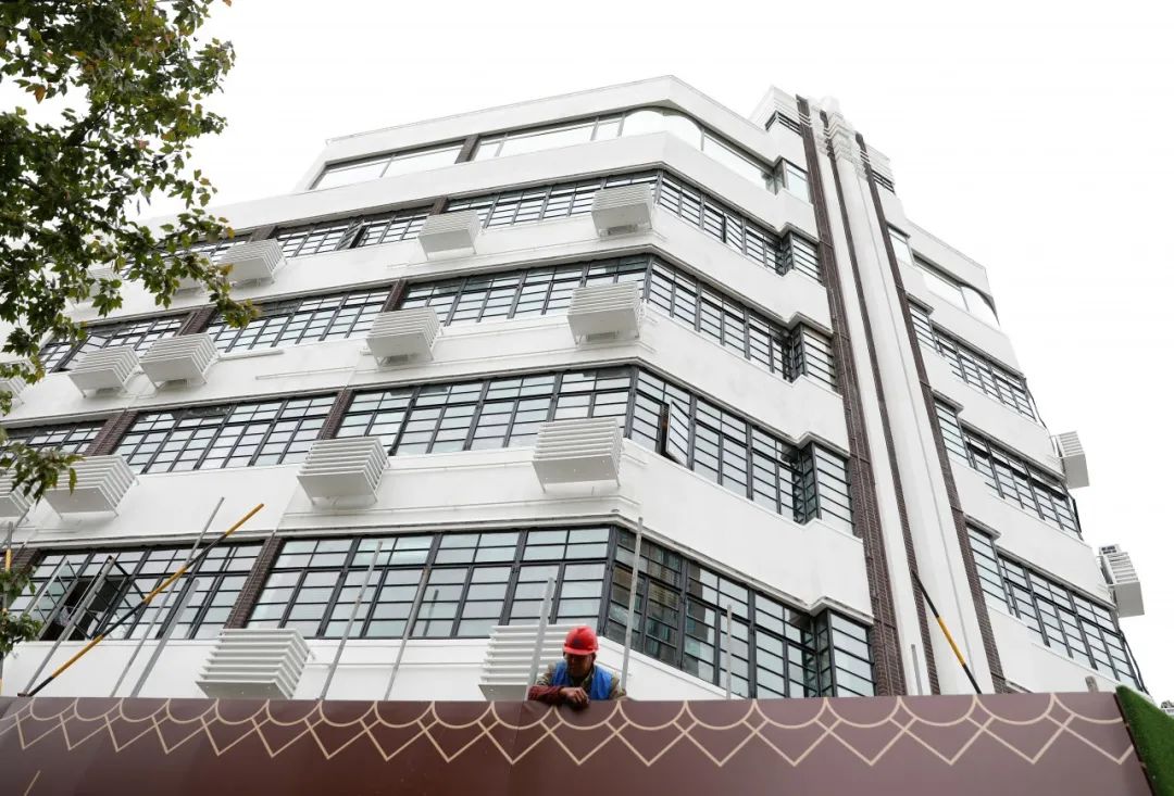 永隆食品美美百货老上海人都熟悉的淮海大楼换装啦离武康大楼才两站路