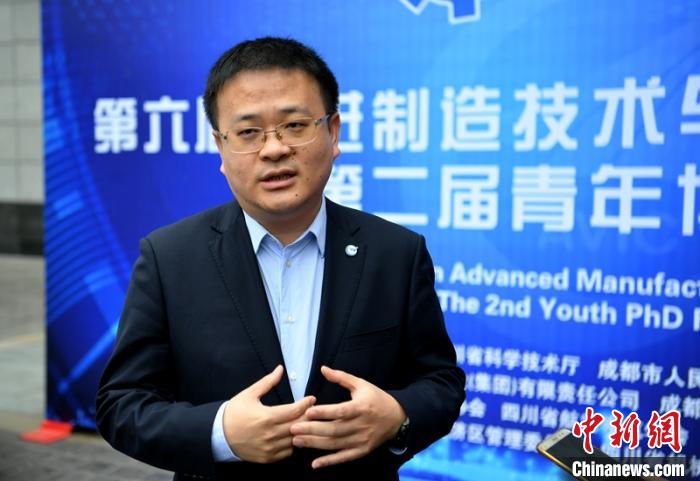 航空工业成都飞机工业(集团)有限责任公司副总经理隋少春向媒体介绍