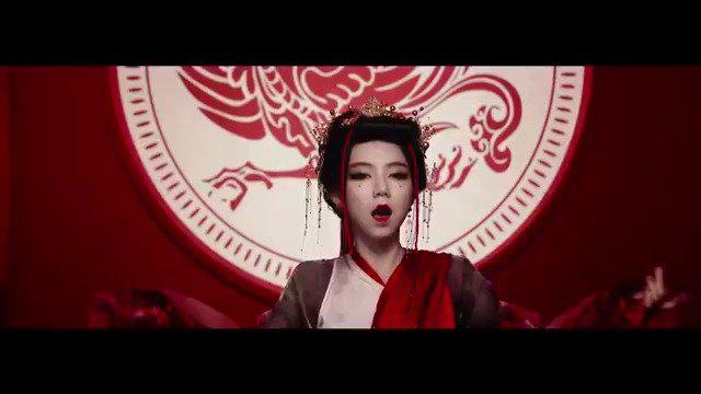 《万国觉醒》 "砍下荆棘,编织王冠" 英雄本无名