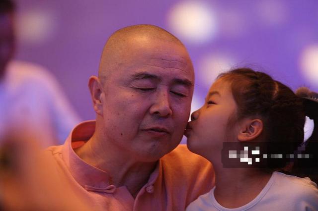 "唐僧"徐少华胖出双下巴!商业捞金送小礼物讨好观众太卑微?