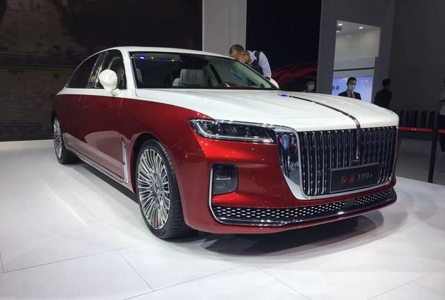 广州车展一日游,迈巴赫gls600双拼色震撼登场,满足对豪车的向往