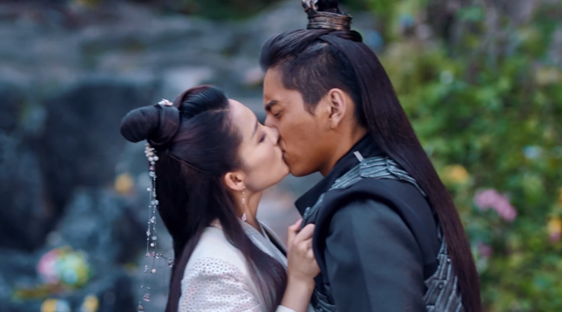 《狼殿下》中王大陆把李沁嘴巴"亲到变形",难怪摘星这样形容他