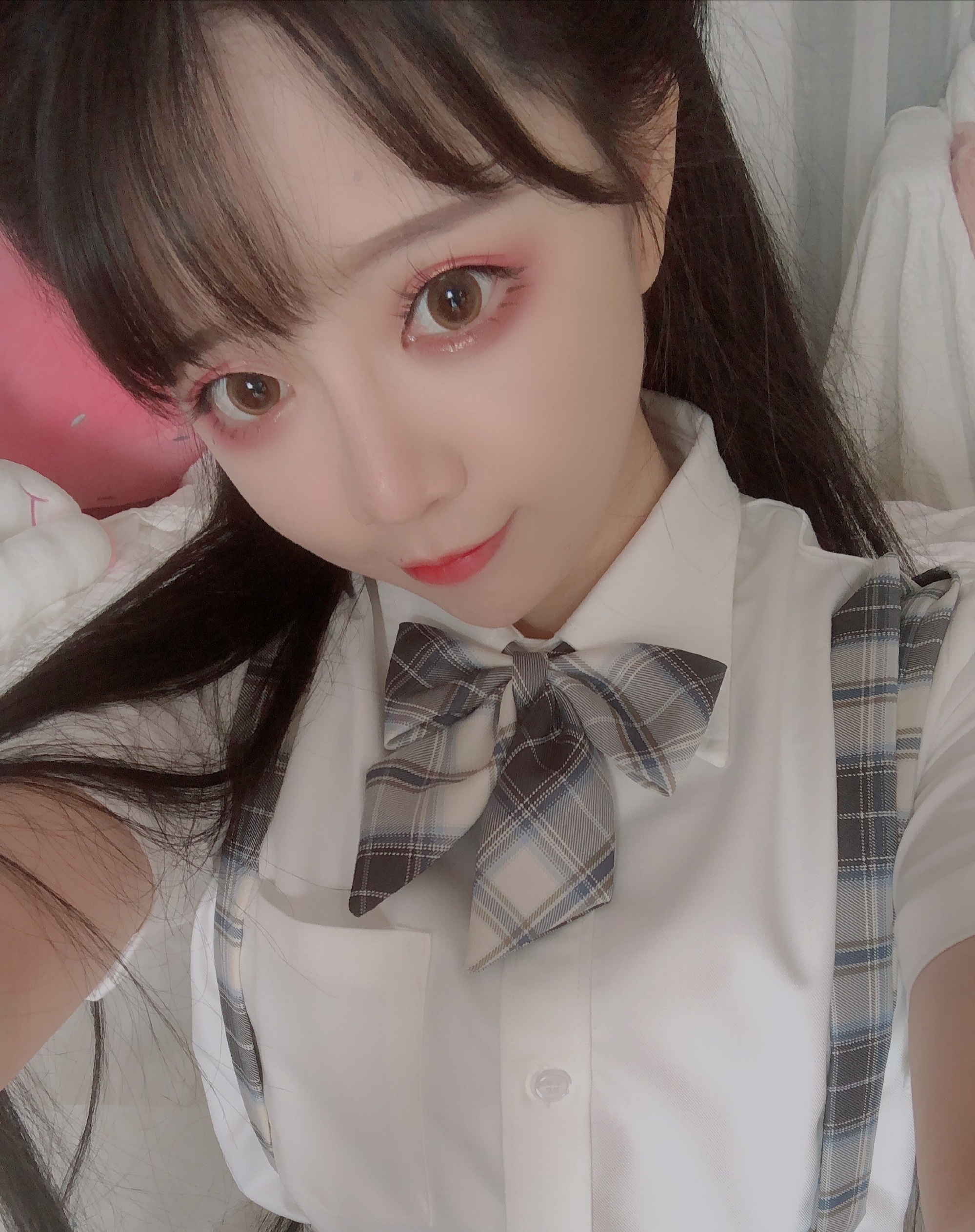 王奕萌颜值又崩了和陈立农站一起被秒杀脸蛋浮肿如大妈