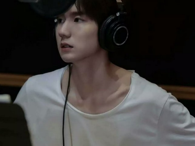 有种锁骨精叫王源别人的锁骨能放硬币而他的却能养鱼