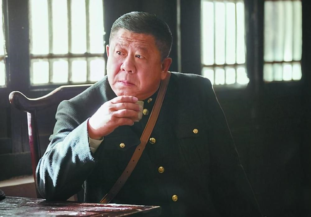 程煜低调现身苍蝇餐馆曾花百万买车牌娶名导妻子28年无绯闻