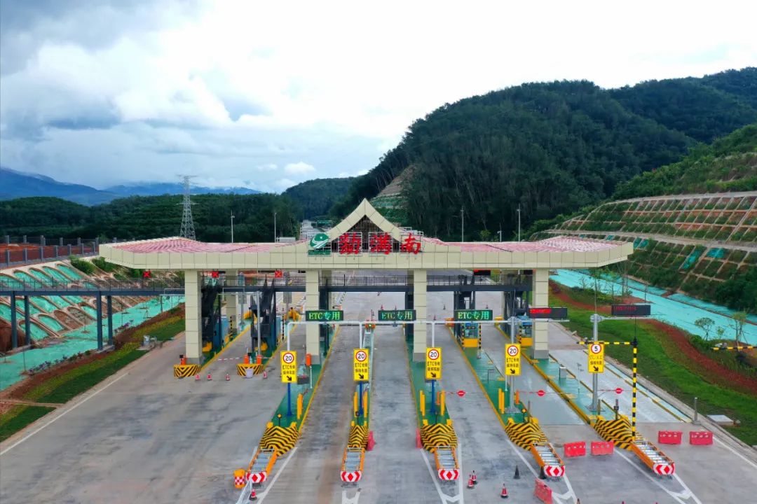 勐腊县:客车通达率100% 行政村路面硬化率100%