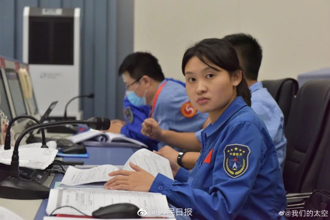 贵州走出的24岁航天女指挥周承钰:中学时就种下“航天梦” | 黔视频|初中|贵州|班主任_新浪新闻