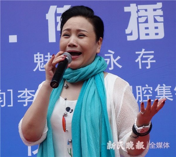 从长宁区唱到长三角,这家35人的区级沪剧团何来的市场号召力?