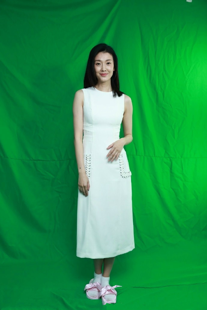 被众人嫌弃的单眼皮却成倪景阳的加分项41岁穿白裙还有初恋感