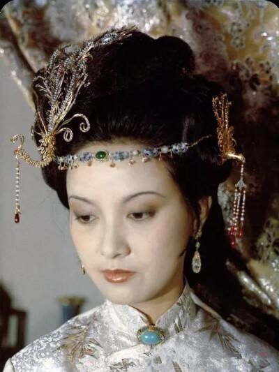 王熙凤的人物分析是什么揭秘新红楼梦王熙凤