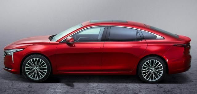 9.99万起,颜值出众,轴距2800mm,全新奔腾b70上市