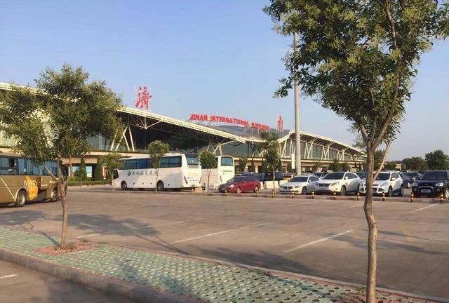 山东一座繁忙的国际机场,旅客吞吐量千万次,客运航线140余条