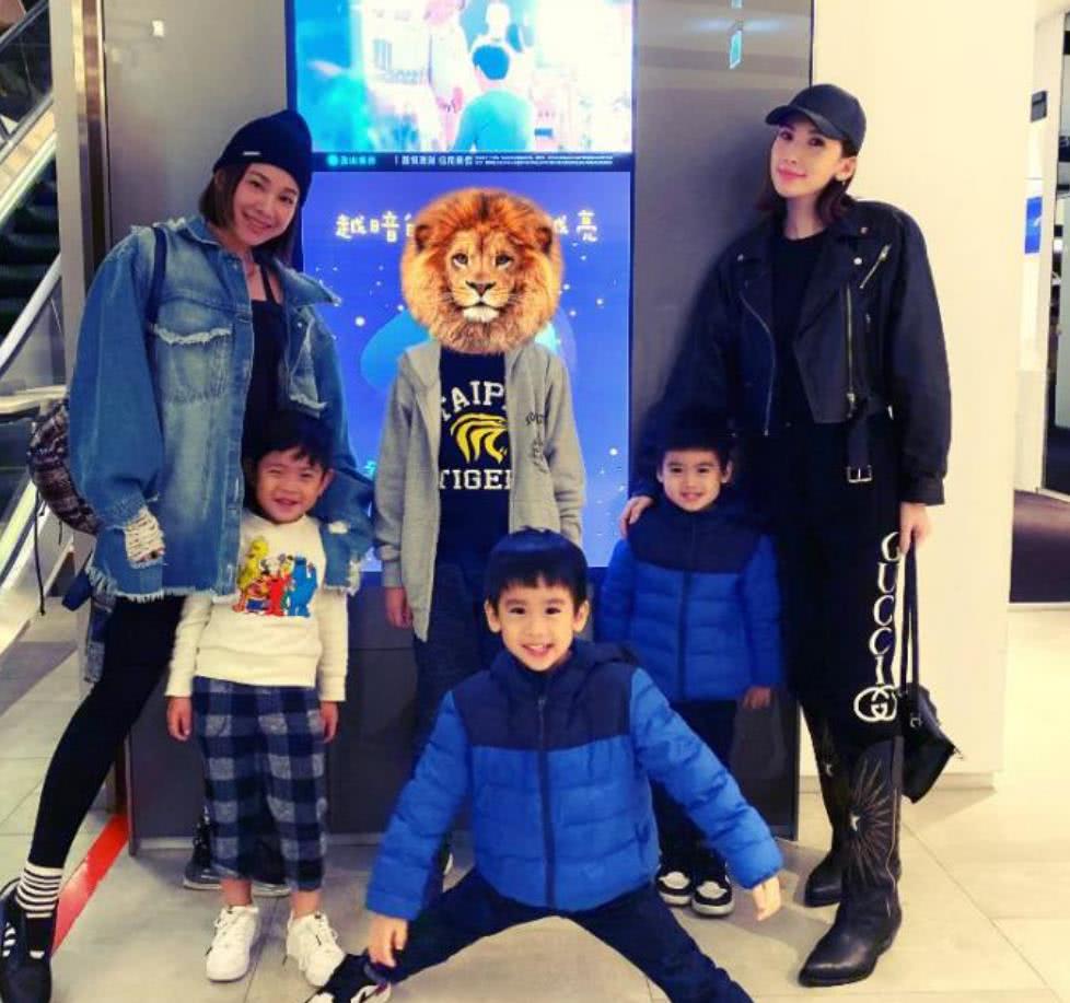 kimi堪称接骨式长大身高直逼172妈妈近照像翻版林志颖