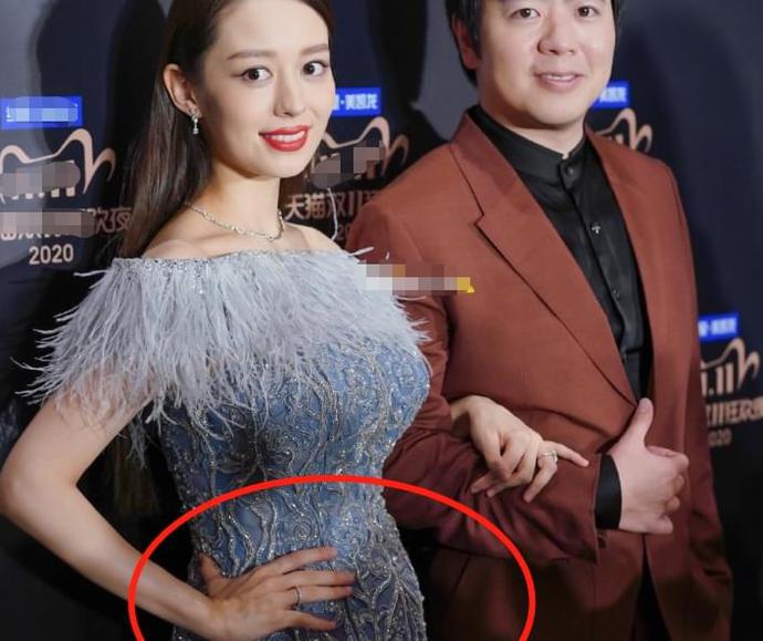 原相机扫过吉娜6个月的孕肚,一下就懂了