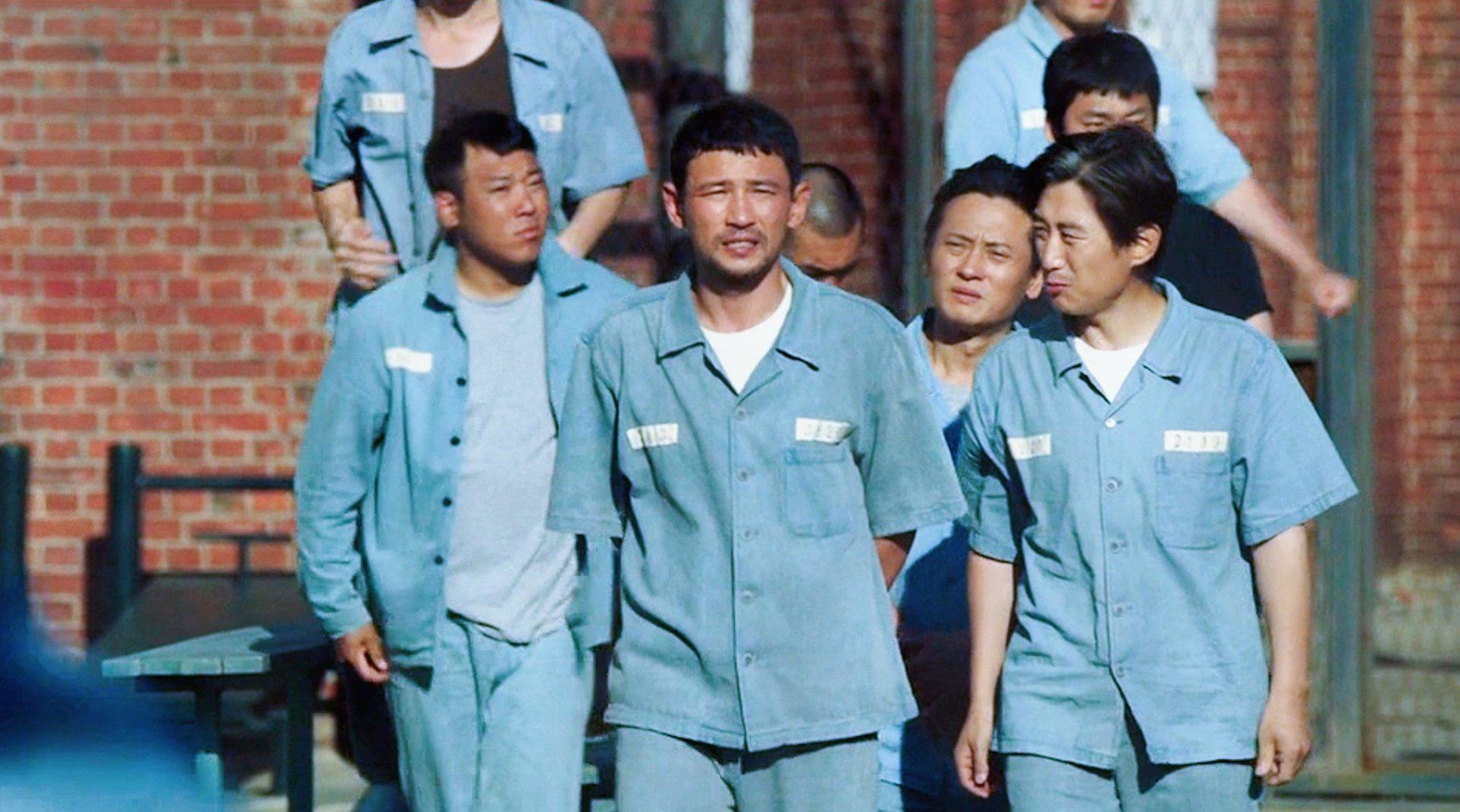 韩国喜剧电影《检察官外传》,暴力检察官含冤入狱