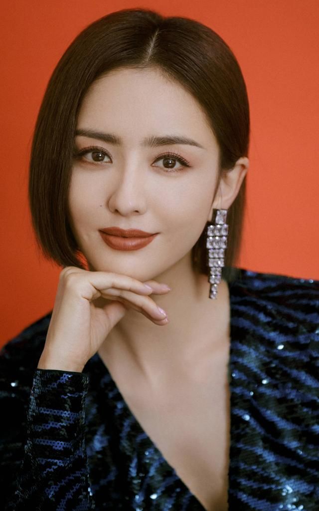 演员佟丽娅美丽大方优雅端庄既是演员又是舞者来看美照