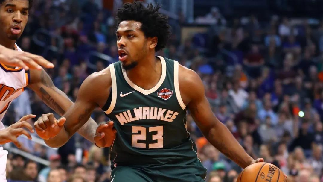 梅森-琼斯是2020年的落选秀,他上赛季效力于康纳斯州立学院,场均可以