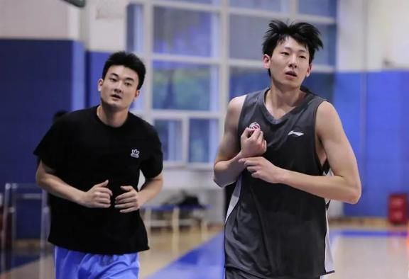 也有意将他视为锋线答案,但是球队年轻球员不断涌现,吴昌泽,张镇麟