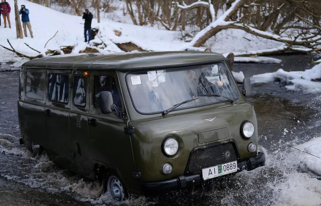 十几万就能买超彪悍的多座越野车瓦兹旅行者限量300台