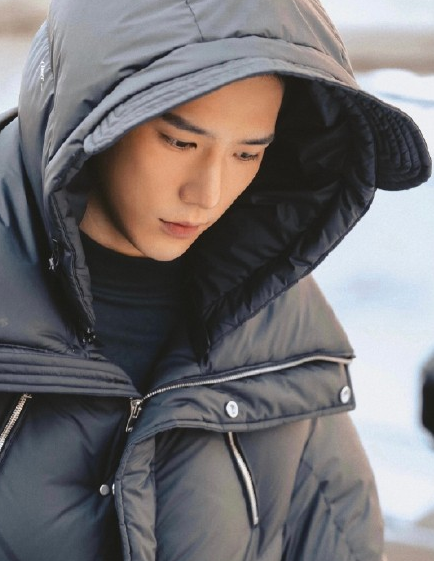 左肩有你男主校服造型公开范丞丞帅气十足王安宇乖巧画风