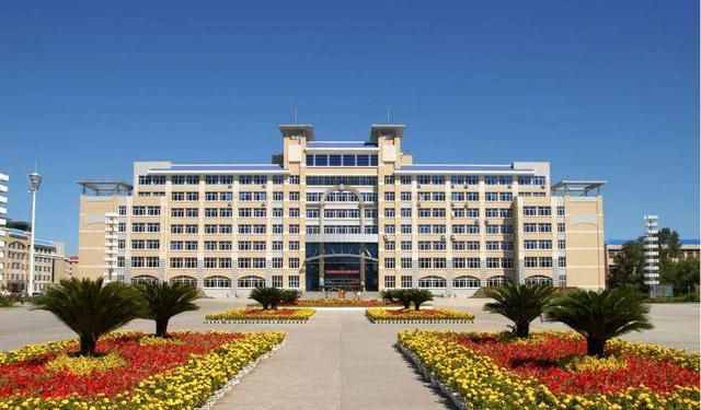 谁来使用"黑龙江师范大学"之名?有网友提出建议,官方予以回应