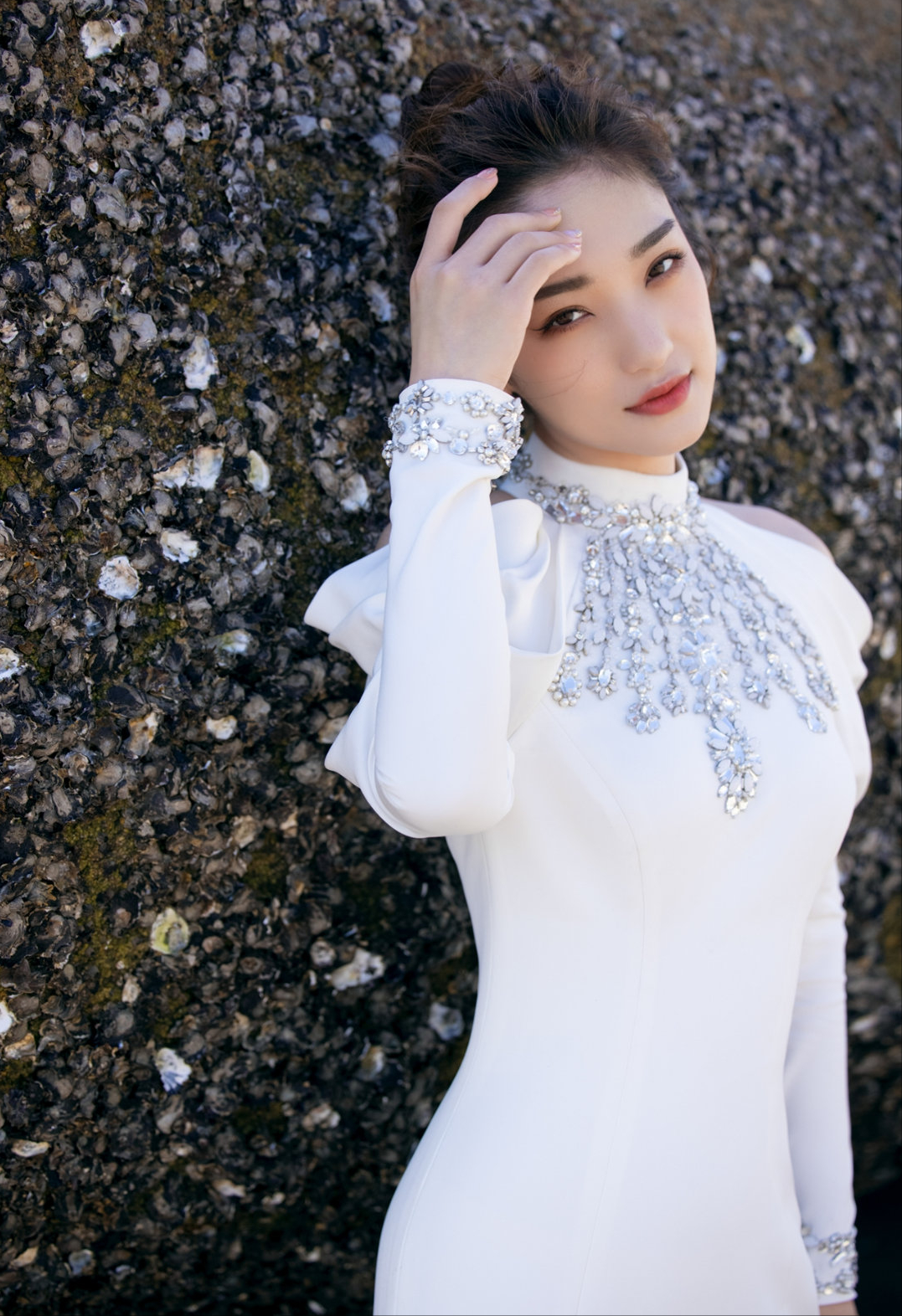 不愧是董卿接班人!90后蓝羽搭沈腾稳控金鸡,撞衫范冰冰赢气质