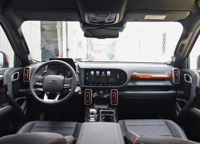 霸气十足的硬汉座驾，坦克300和哈弗大狗，谁更能征服你？